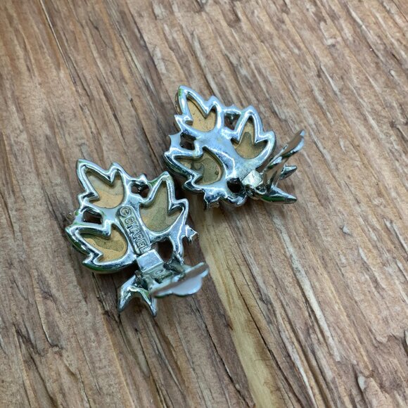 Charpel Vintage Lucite Rhinestone Silver Tone Flower Leaf Clipped Earrings - Picture 2 of 7